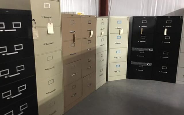 Thu mua tủ hồ sơ – kệ sắt – tủ locker cũ giá cao